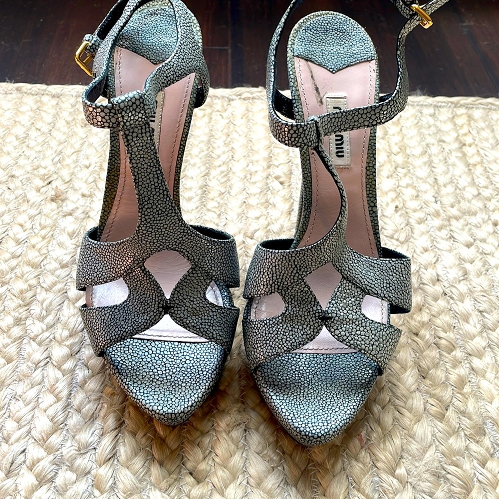 Miu Miu classic Mary Jane 4 inch heels !